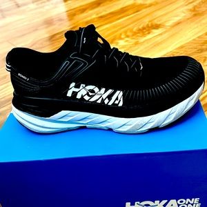 Women’s Hoka bondi 7. These were worn 3 times and have lots of life left in them